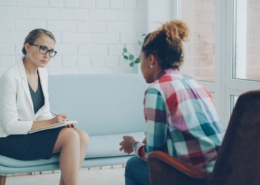 Dual diagnosis therapy session for bipolar disorder and substance use